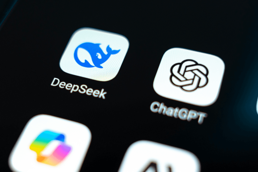 AI smartphone app icons including DeepSeek, ChatGPT, and CoPilot